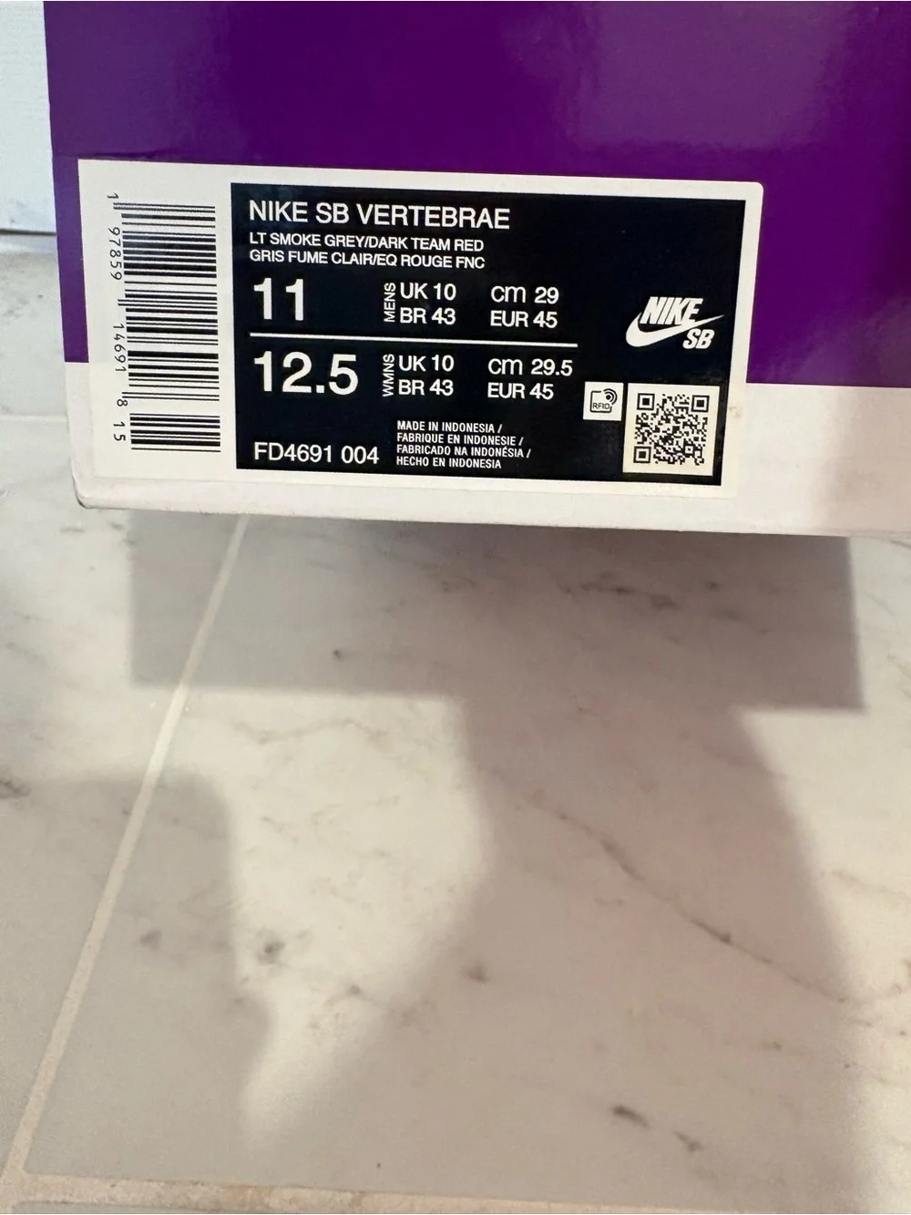 NIB NIKE SB Men’s Grey And Red Vertebrae Shoes
